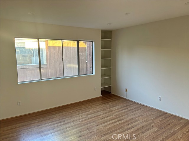 Detail Gallery Image 6 of 9 For 13112 Moorpark St #2,  Sherman Oaks,  CA 91423 - 2 Beds | 2/1 Baths