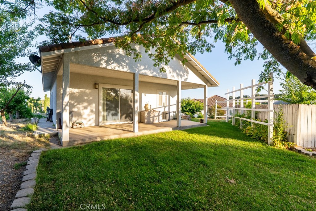 https://media.crmls.org/medias/964fbcea-fdd5-4a59-98d9-58cd0babf502.jpg?preset=X-Large