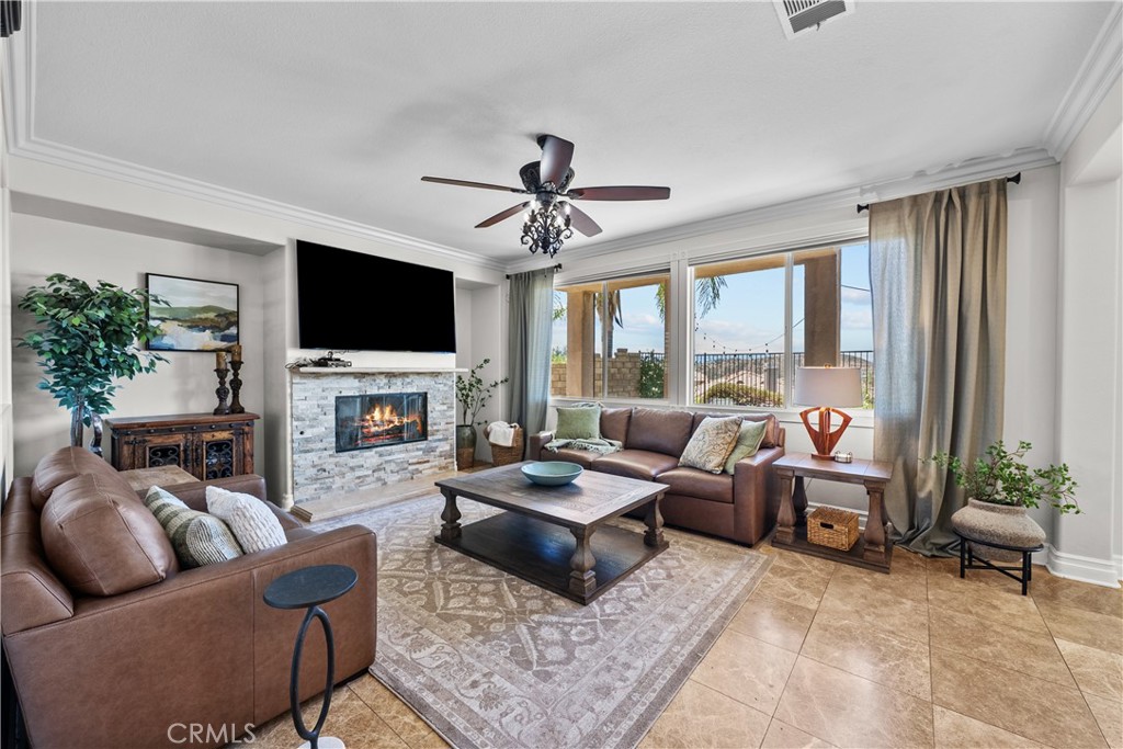 https://media.crmls.org/medias/96508b4b-2dd4-4676-9ef4-46e8988ec63b.jpg?preset=X-Large