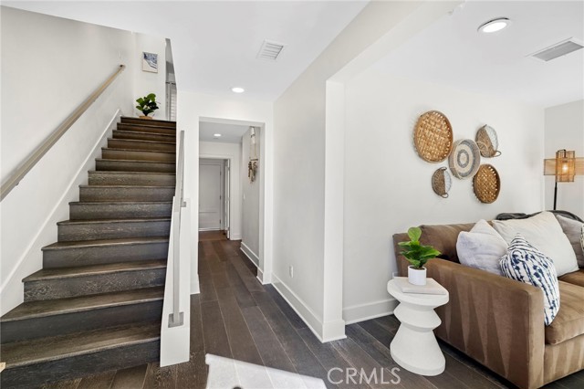 Detail Gallery Image 6 of 43 For 5512 Seashore, Newport Beach,  CA 92663 - 3 Beds | 3 Baths