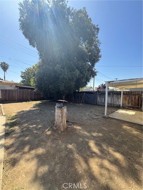 1004 Paloma Street, Bakersfield CA: https://media.crmls.org/medias/96511ef1-f41e-497a-bde2-a0eec55b4e57.jpg