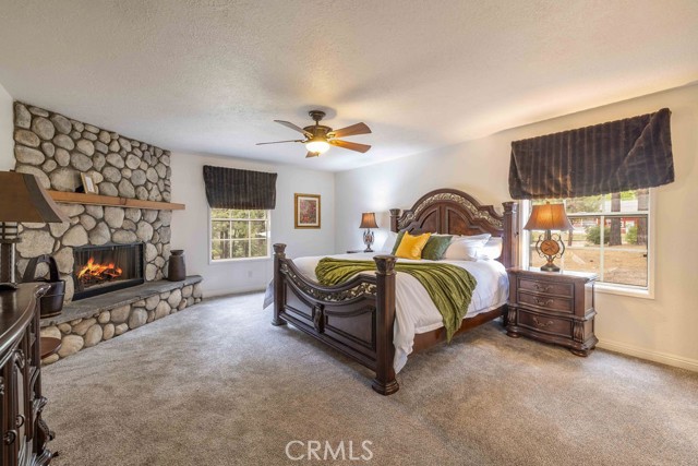 42385 Fox Farm Road, Big Bear Lake CA: https://media.crmls.org/medias/96514c42-f12d-4a3f-89b1-77473979998c.jpg