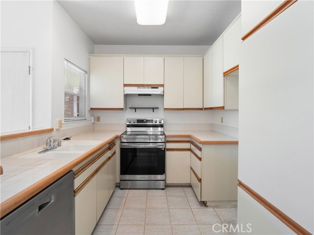 Detail Gallery Image 10 of 28 For 27644 Susan Beth Way #F,  Saugus,  CA 91350 - 2 Beds | 1 Baths