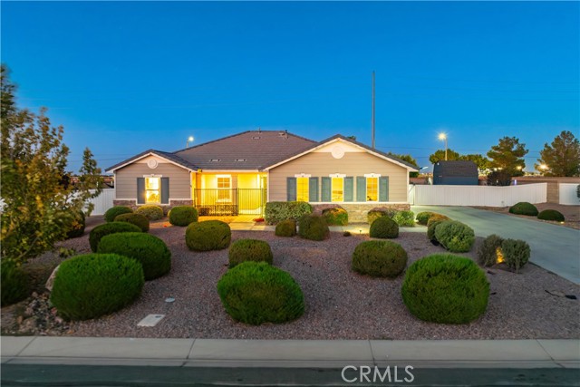43246 Palm Lane, Lancaster CA: https://media.crmls.org/medias/9651c54f-6fc3-412f-8bfc-d3237e0960c5.jpg