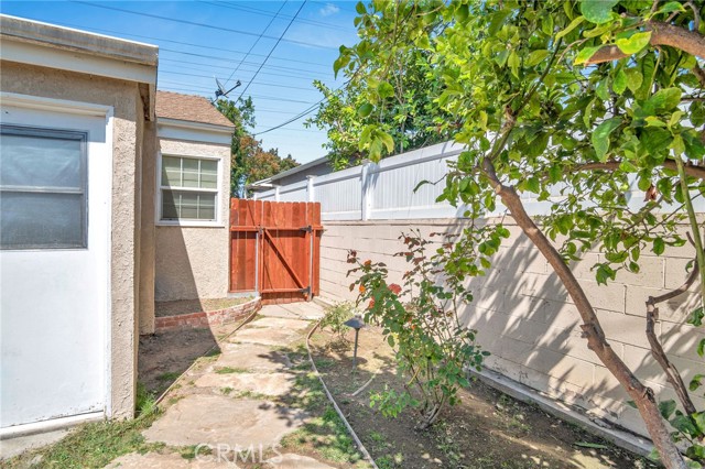 Detail Gallery Image 33 of 42 For 1343 N Whitnall Hwy, Burbank,  CA 91505 - 3 Beds | 2 Baths