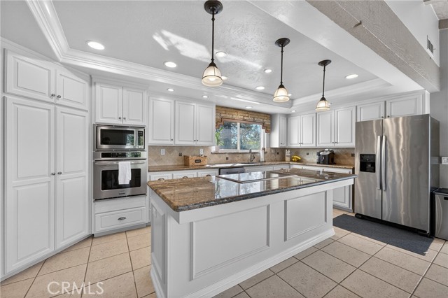 Detail Gallery Image 10 of 58 For 30470 Avenida Estrada, Temecula,  CA 92591 - 4 Beds | 3/1 Baths