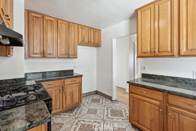 Detail Gallery Image 14 of 35 For 330 S Carmalita St, Hemet,  CA 92543 - 3 Beds | 2 Baths