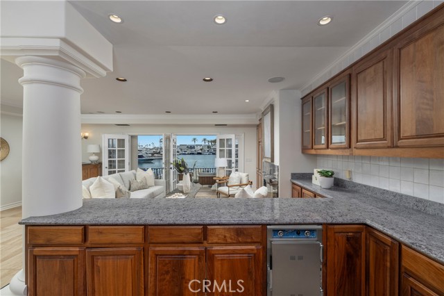 Detail Gallery Image 19 of 54 For 339 via Lido Soud, Newport Beach,  CA 92663 - 4 Beds | 4 Baths