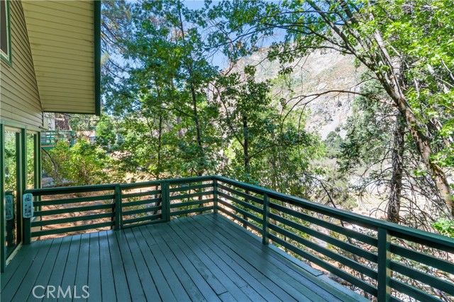 Detail Gallery Image 12 of 30 For 39500 Canyon Dr, Forest Falls,  CA 92339 - 4 Beds | 2/1 Baths