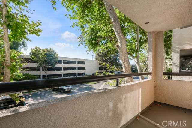 Detail Gallery Image 18 of 28 For 5500 Owensmouth Ave #128,  Woodland Hills,  CA 91367 - 2 Beds | 2 Baths