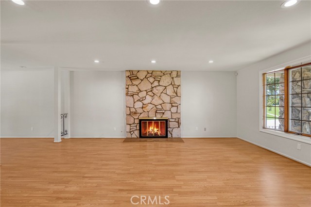 Detail Gallery Image 9 of 31 For 19101 Kingsbury, Porter Ranch,  CA 91326 - 5 Beds | 4 Baths