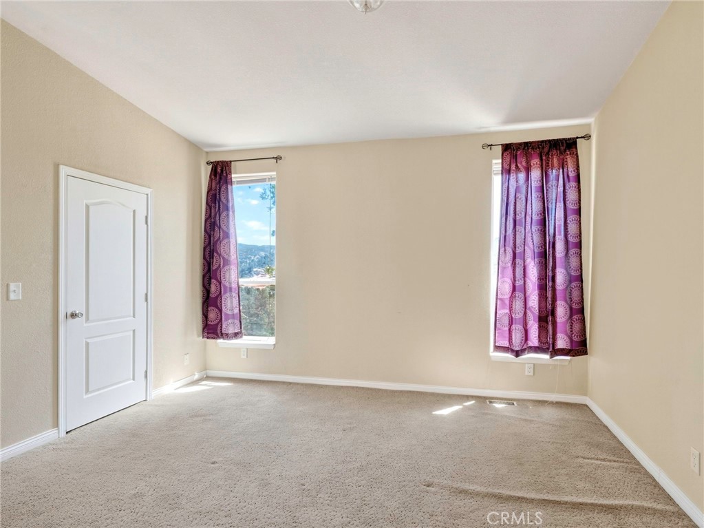 https://media.crmls.org/medias/9654728c-457d-4dcb-a96b-452d036949e9.jpg?preset=X-Large
