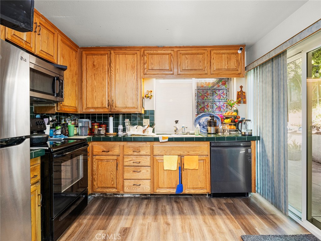 https://media.crmls.org/medias/96554397-18c8-44de-9ba1-68ff532a0b17.jpg?preset=X-Large