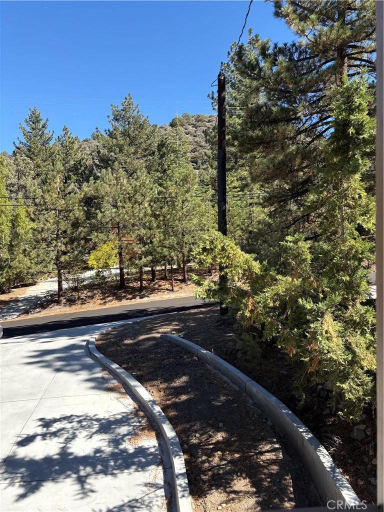 https://media.crmls.org/medias/9655c18e-c7d7-4553-847c-41c13aa526d3.jpg?preset=X-Large