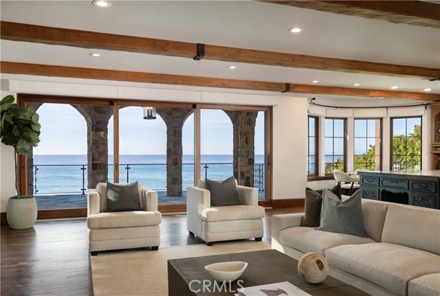 Detail Gallery Image 2 of 46 For 177 Shorecliff Rd, Corona Del Mar,  CA 92625 - 5 Beds | 5/5 Baths