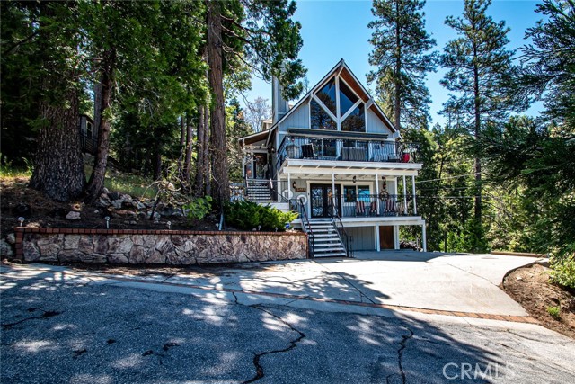 Detail Gallery Image 1 of 40 For 609 Grass Valley Rd, Lake Arrowhead,  CA 92352 - 4 Beds | 3 Baths