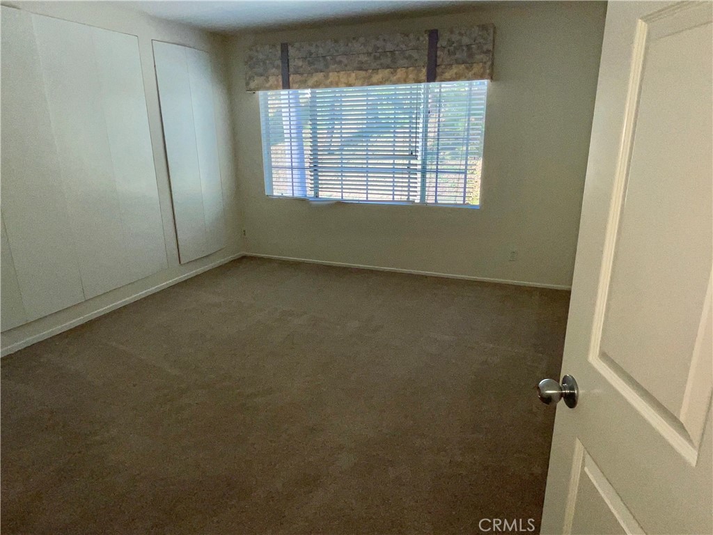 https://media.crmls.org/medias/965679bb-cd98-49b8-815e-e5949d62fbb0.jpg?preset=X-Large