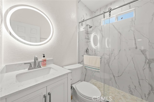 Detail Gallery Image 17 of 64 For 13533 Terra Bella, Pacoima,  CA 91331 - 5 Beds | 4/1 Baths