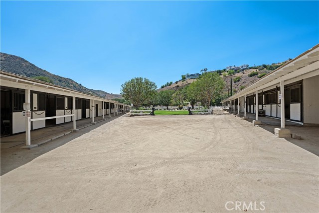 9 Zanja Lane, Bell Canyon CA: https://media.crmls.org/medias/9656ed07-eb69-44d6-82c3-a09351c24960.jpg