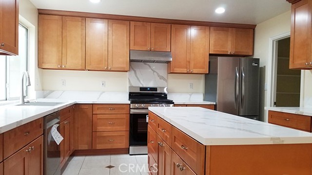 Detail Gallery Image 8 of 38 For 49 Elizabeth Ln, Irvine,  CA 92602 - 4 Beds | 2/1 Baths