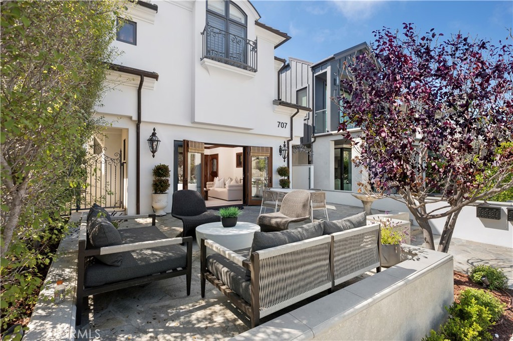 Duplex at 707 Larkspur Avenue