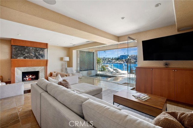 2278 Channel Rd Road, Newport Beach CA: https://media.crmls.org/medias/96585875-60df-419c-a6f7-99473fec6851.jpg