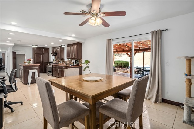 33656 Tradepost Road, Acton CA: https://media.crmls.org/medias/9659d8d4-e61e-4384-97a1-10a07a9ea58f.jpg