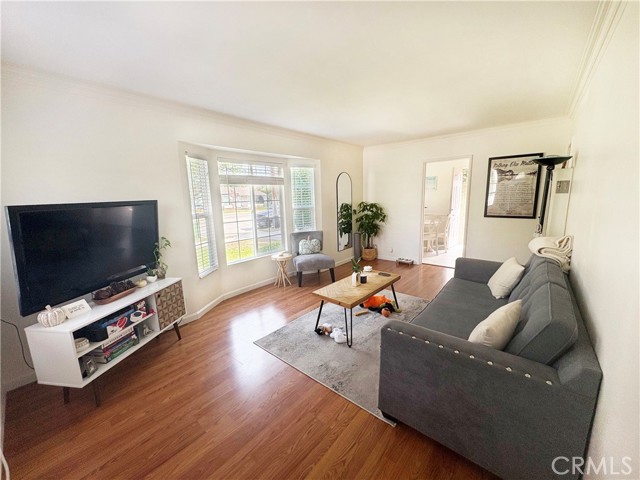 Detail Gallery Image 2 of 9 For 5527 Clybourn Ave, North Hollywood,  CA 91601 - – Beds | – Baths