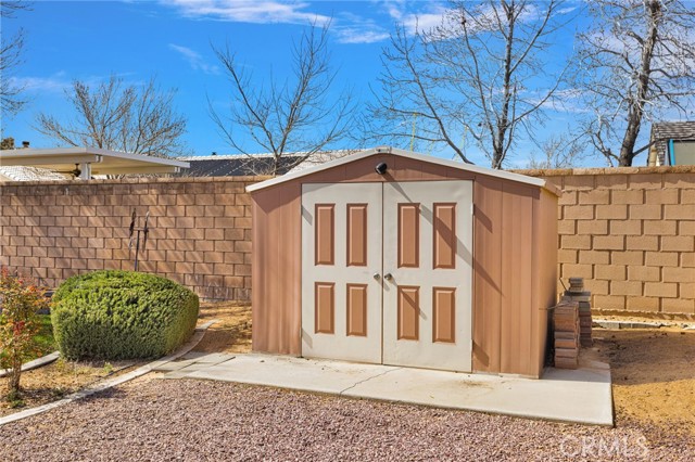 Detail Gallery Image 38 of 44 For 12574 Sarsi Ct, Apple Valley,  CA 92308 - 4 Beds | 2 Baths