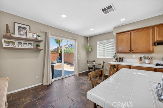 Detail Gallery Image 13 of 66 For 33884 Pegase Ct, Temecula,  CA 92592 - 5 Beds | 2/1 Baths