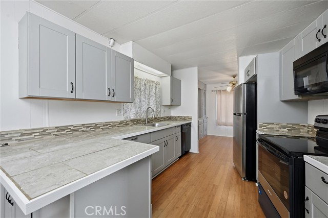 Detail Gallery Image 2 of 15 For 3562 Mountain View St, Clearlake,  CA 95422 - 3 Beds | 2 Baths