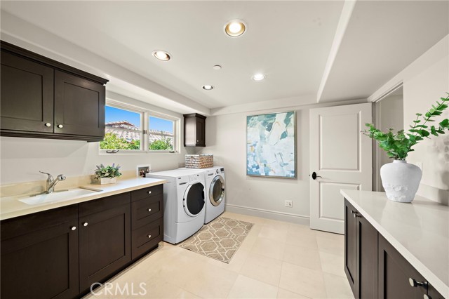 39 Sarteano Dr., Newport Coast CA: https://media.crmls.org/medias/965e54a9-513b-48a9-8d1f-562e3b2e87b0.jpg