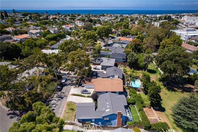 168 Vista Del Parque, Redondo Beach, California 90277, 6 Bedrooms Bedrooms, ,3 BathroomsBathrooms,Residential,Sold,Vista Del Parque,PV22188074