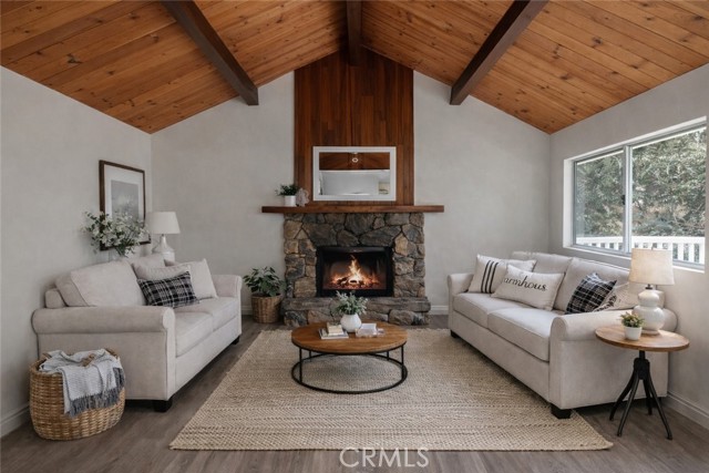 Detail Gallery Image 6 of 48 For 32142 Hunsaker Way, Running Springs,  CA 92382 - 4 Beds | 2/2 Baths