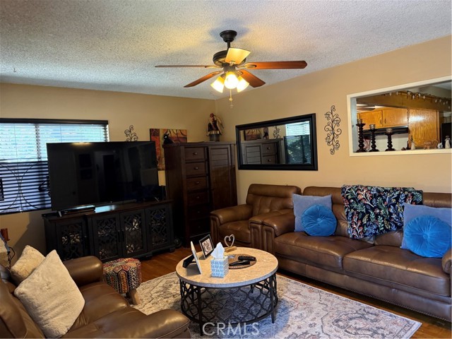 4535 Ramsdell Avenue, La Crescenta CA: https://media.crmls.org/medias/965f5adc-f6c1-4459-a767-e631b42bf32b.jpg