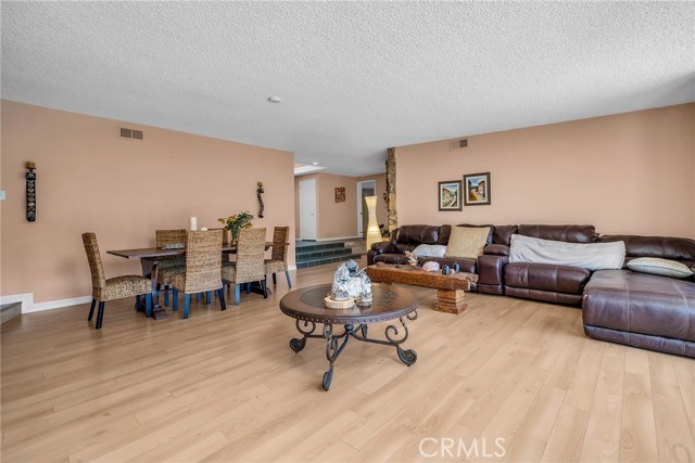 12 Pony Lane, Rolling Hills Estates, California 90274, 3 Bedrooms Bedrooms, ,2 BathroomsBathrooms,Residential,Sold,Pony,SB21215707