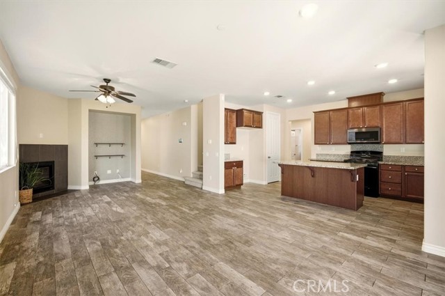 Detail Gallery Image 12 of 50 For 3715 Bur Oak, San Bernardino,  CA 92407 - 4 Beds | 3 Baths