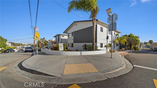 1400 15th Street, Manhattan Beach, California 90266, ,Residential Income,For Sale,15th,PW25034625