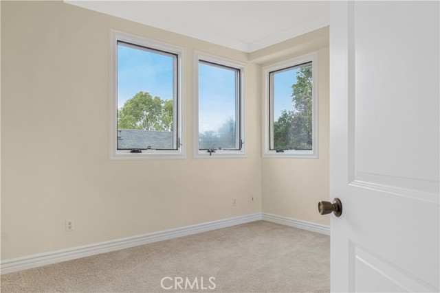 66 N Allen Avenue, Pasadena CA: https://media.crmls.org/medias/96604fed-3f4b-4689-a70a-23fe1fb07603.jpg
