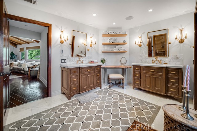 Detail Gallery Image 18 of 47 For 5558 Hoback Glen Rd, Hidden Hills,  CA 91302 - 5 Beds | 5 Baths