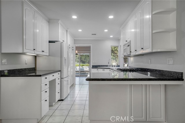26433 Emerald Dove Drive, Valencia CA: https://media.crmls.org/medias/966173c2-f4b7-48de-bbcc-17cb996375c2.jpg