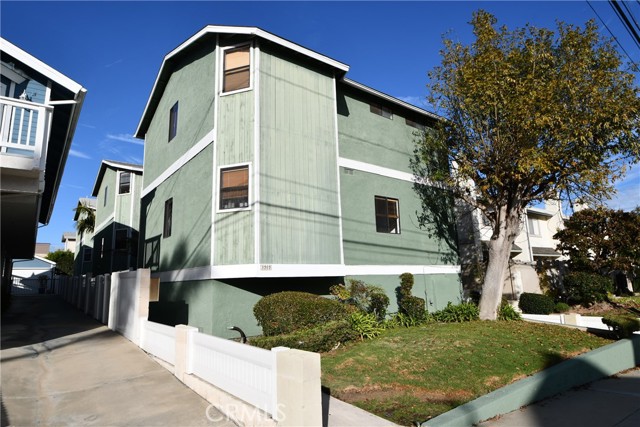 1919 Carnegie Lane, Redondo Beach, California 90278, 2 Bedrooms Bedrooms, ,3 BathroomsBathrooms,Residential,Sold,Carnegie,PW22253948