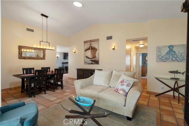 Detail Gallery Image 11 of 46 For 2537 Fulton Rd, La Verne,  CA 91750 - 3 Beds | 2 Baths