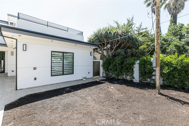 6426 Varna Avenue, Van Nuys CA: https://media.crmls.org/medias/966412a8-d44e-4e95-aec5-0724c3ebd742.jpg