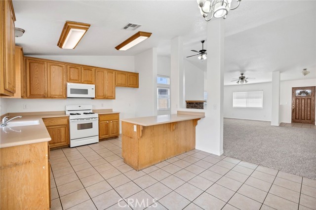 Detail Gallery Image 12 of 44 For 1230 Shellie Ln, Hemet,  CA 92543 - 3 Beds | 2 Baths