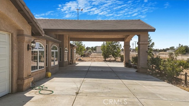 12771 Elm Street, Oak Hills CA: https://media.crmls.org/medias/966501a4-721e-4263-9cde-a167fcea9480.jpg