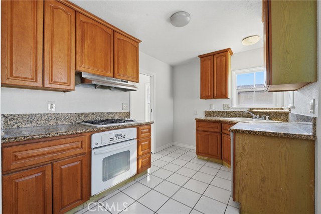 Detail Gallery Image 10 of 31 For 15517 Longworth Ave, Norwalk,  CA 90650 - 3 Beds | 2 Baths