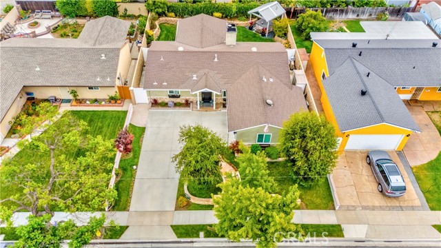 10252 Lorraine Lane, Cypress CA: https://media.crmls.org/medias/96671a4f-adfd-4158-ba5a-fdad117e11c8.jpg