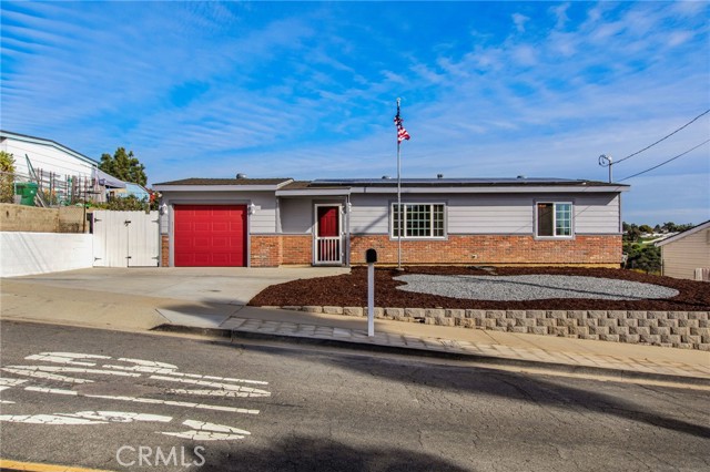 Detail Gallery Image 4 of 42 For 819 Capistrano Drive, Oceanside,  CA 92058 - 3 Beds | 1 Baths