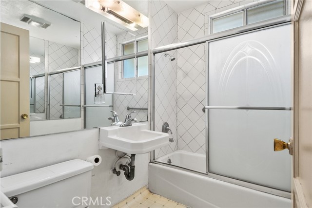 5223 Montair Avenue, Lakewood CA: https://media.crmls.org/medias/9668b423-c315-4be2-995b-eef0414a9916.jpg